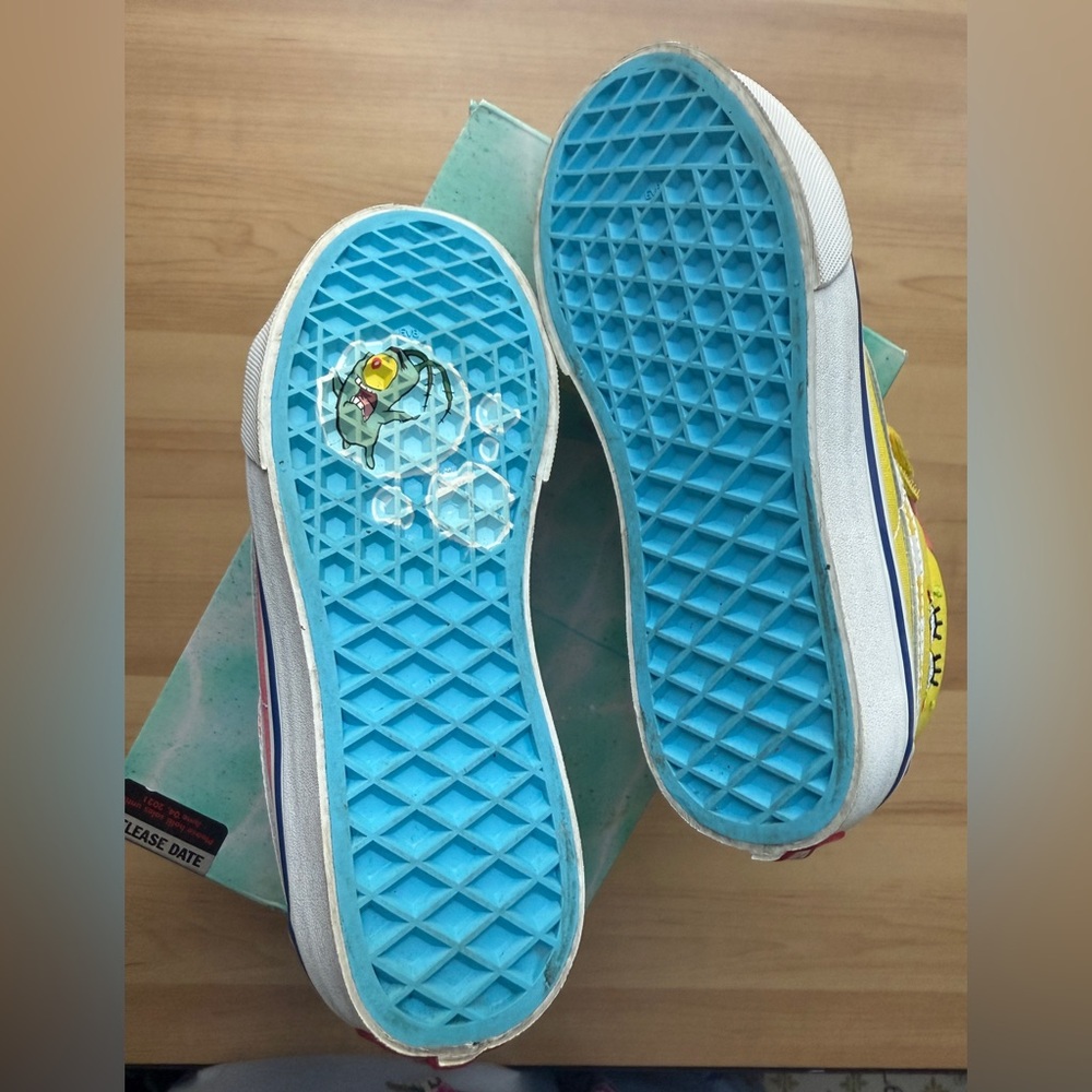 Nickelodeon SpongeBob Yellow and Pink Kids Sneakers - Picture 8 of 11